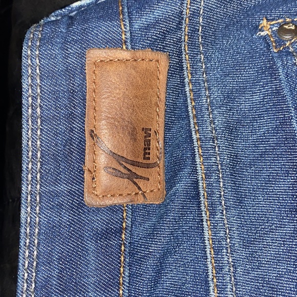 Bella Mavi Low Rise Slim Boot-cut Jeans! - Picture 5 of 8